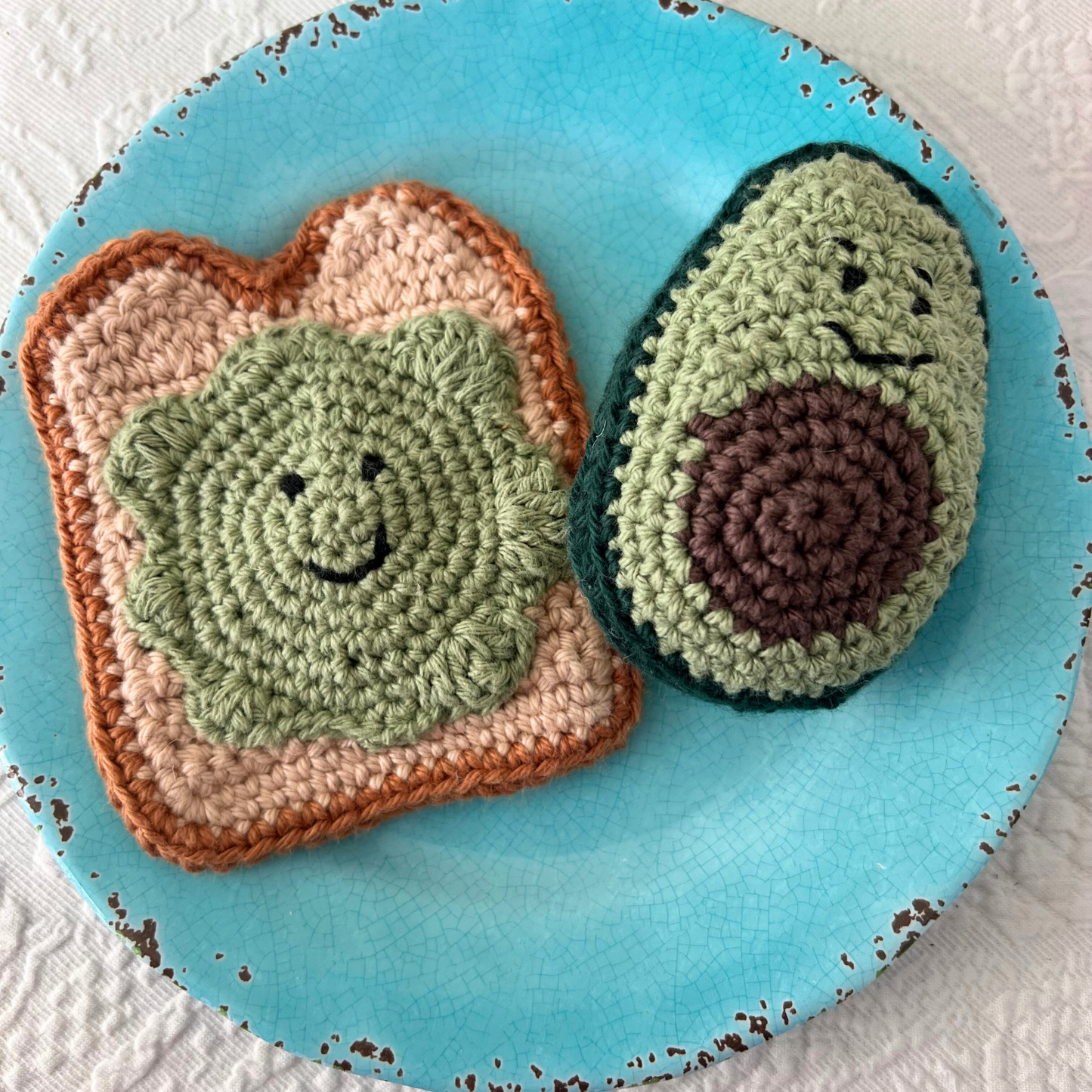 Avocado Toast Play Food Set.  Crochet Play Food set with Avocado Toast and Amigurumi Avocado Set READY to SHIP. Pretend Play Kitchen Food- free Shipping